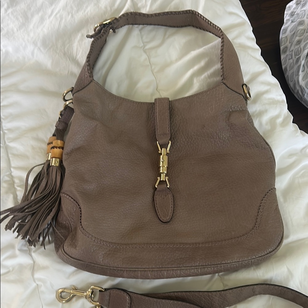 Elegant Tan Leather Shoulder Bag